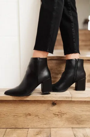Chic Black Pointed Toe Ankle Boots