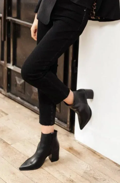 Chic Black Pointed Toe Ankle Boots