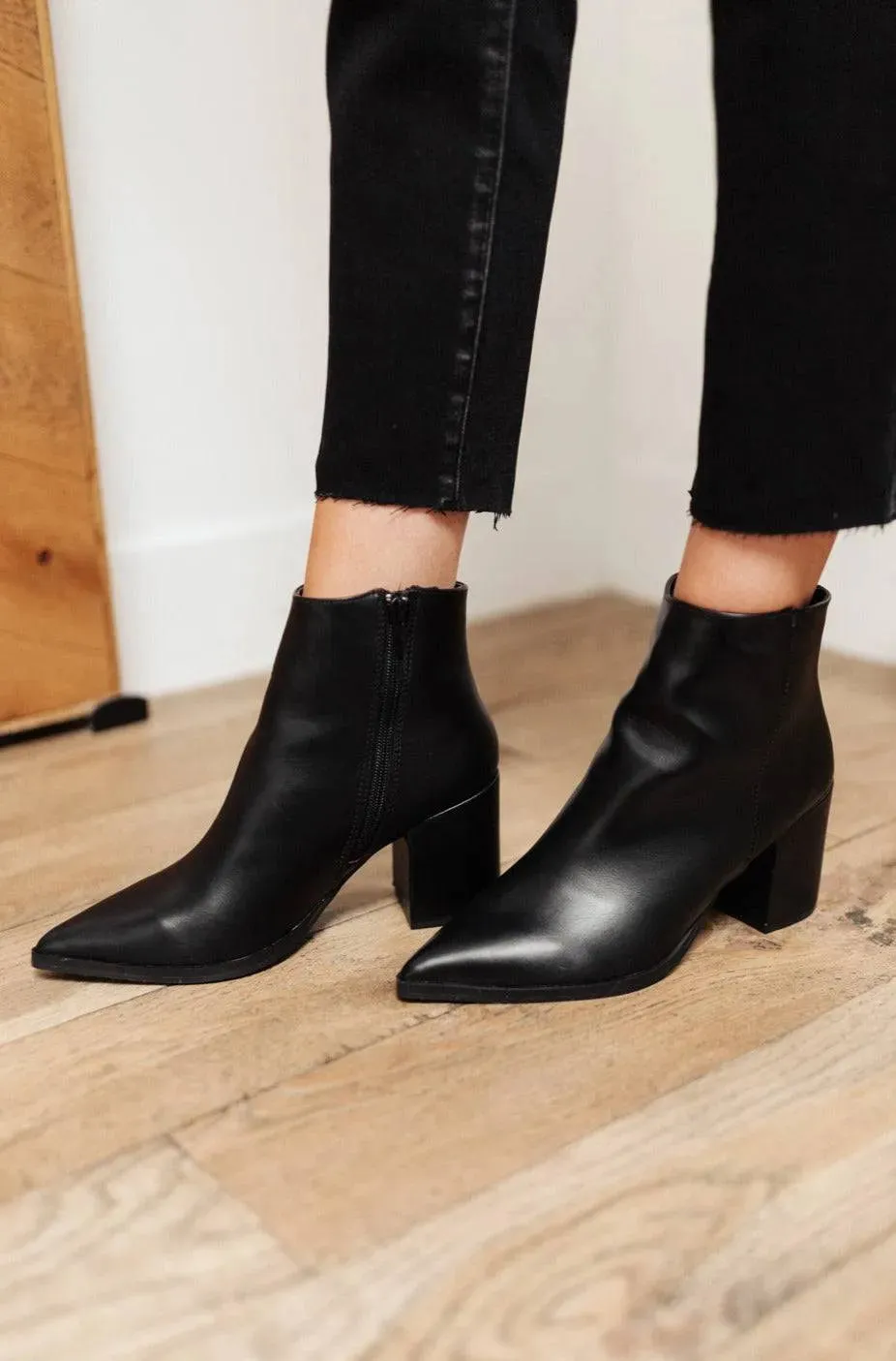 Chic Black Pointed Toe Ankle Boots