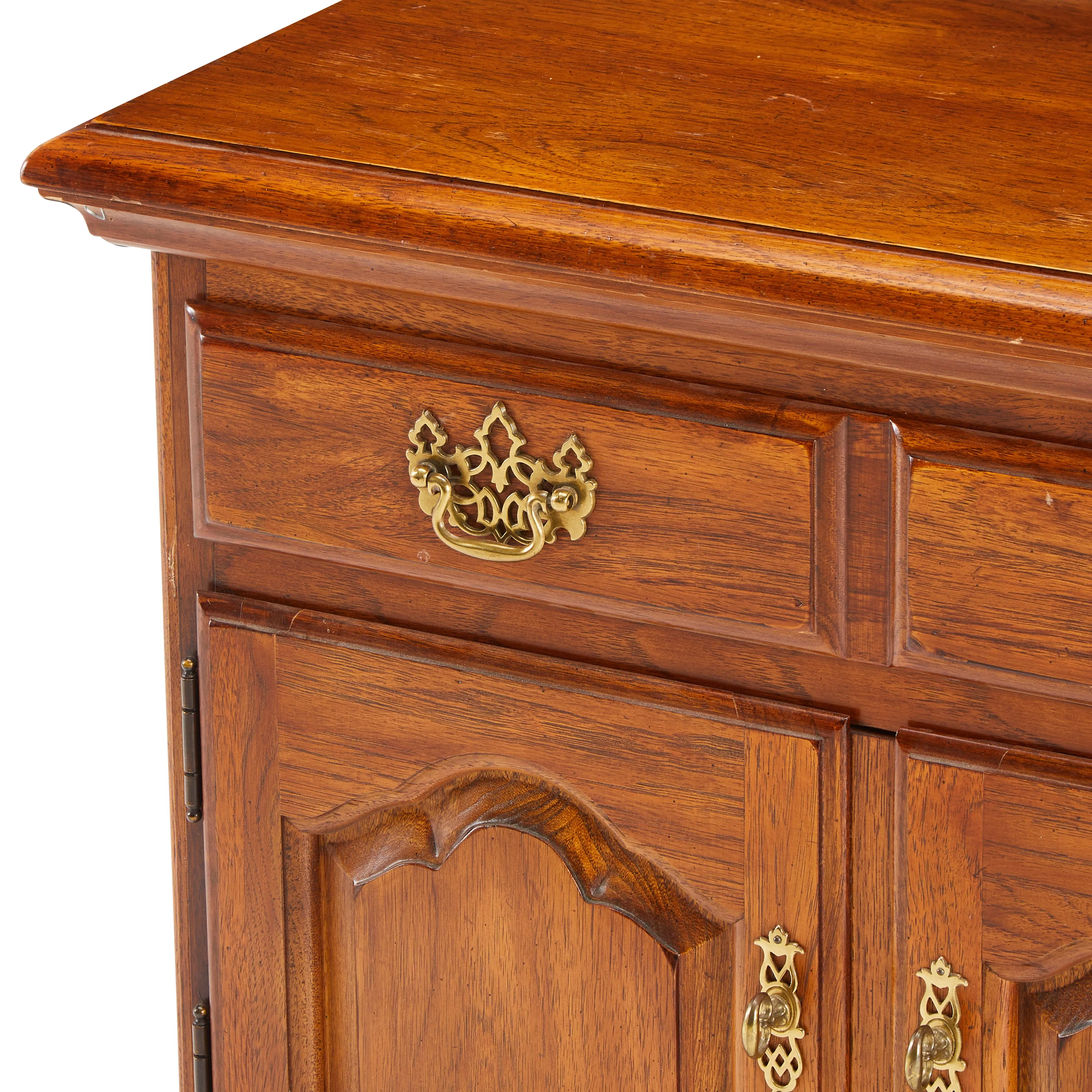 Wood Traditional Bedside Table
